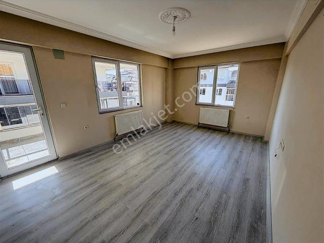 Yavuz Sultan Selim'de Kiralık 2+1 Ara Kat