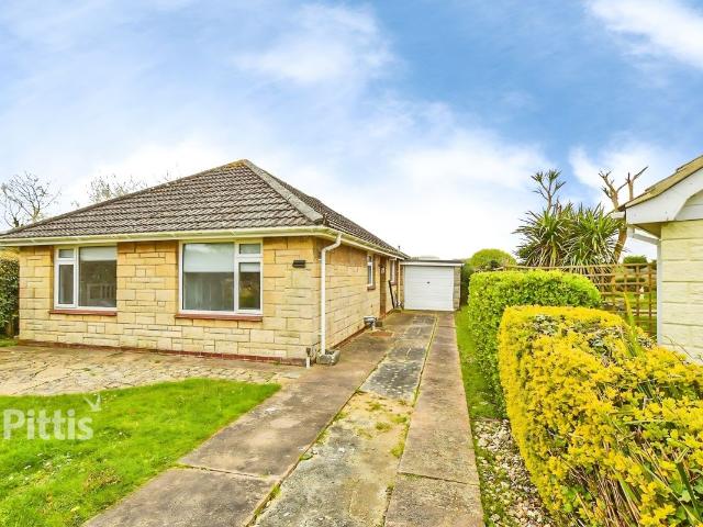Yaverland Close, Sandown PO36, 3 bed bungalow to rent, £1,300 pcm | PrimeLocation