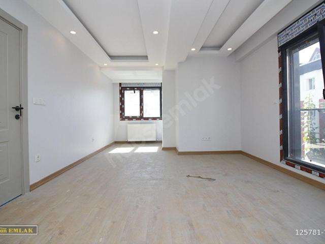 YAYLA ÇAMLIK CADDESİNDE SIFIR 3+1 ARAKAT DAİRE