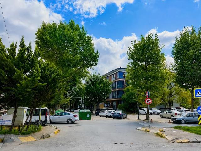 Yayla Ferit Selim Caddesine 2.bina Sıfır 3.kat Çift Balkonlu