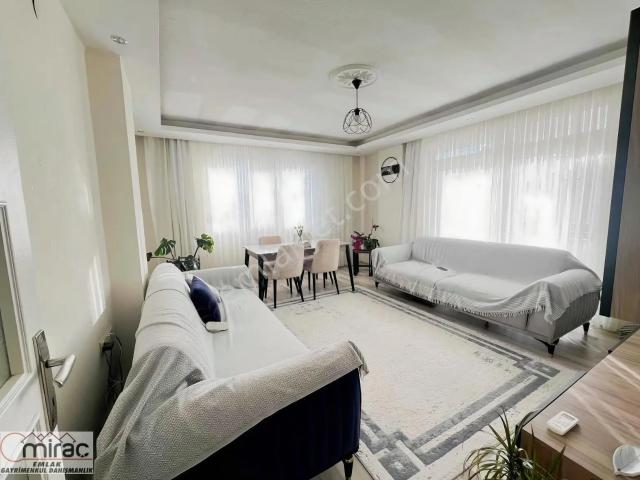 Yayla Mahallesinde 2+1 Asansörlü, Geniş Ve Ferah Daire