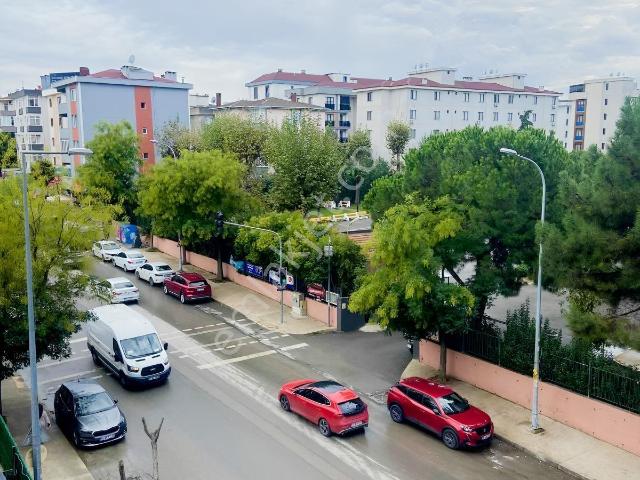 Yayla Mahallesi'nde Kiralık Üç