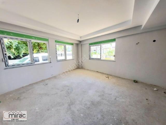 Yayla Mahallesinde Merkezi Konumda 2+1 Giriş Kat Daire