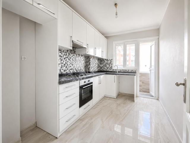 Yayla'da 3+1 110m2 3.kat Boş Balkonlu Büyük Daire