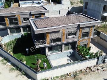 Yaylaköy'de Deniz Manzaralı Özel Havuzlu Sıfır Villa