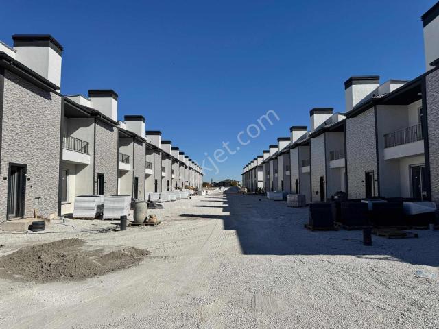 Yaylapınar Mah. Kaş Cad. Site İçi 3+1 Satılık Butik Villa