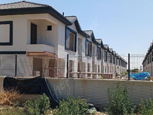 Yaylapınar da site içinde satılık villa
