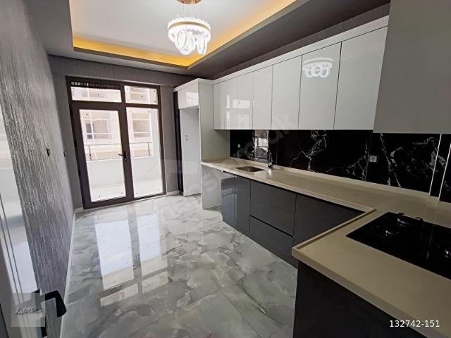 YAYLAPINAR'DA SİTE İÇERİSİNDE LÜKS 2+1 DAİRE