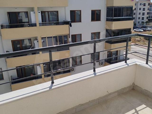 Yazıcızade Mahallesinde Site İçinde 1+1 Kiralık Daire
