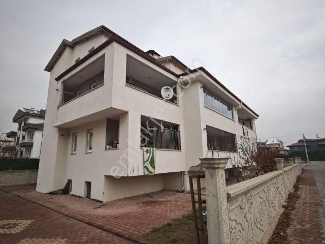 Yazır Mahallesi Şafak Caddesinde Kiralık Dubleks Daire