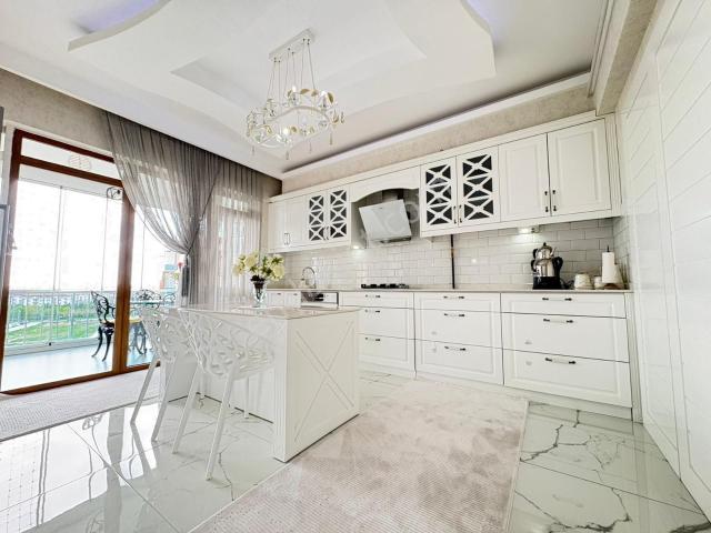 Yazır Mahallesi Mavi Su Konaklarında Full Yenilenmiş 4+1 Daire