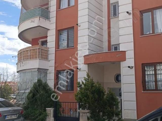 Yazırda Cadde Cepheli Geniş Ve Fearah. Satılık 3+1 Daire!
