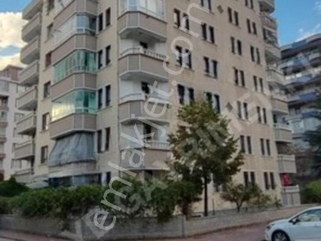 Yazır'da Tramvay Durağı Yanı 3+1 Kiralık Daire 120m²