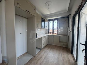 YBA KARTAL ATALAR MİNİBÜS CADDESİ KİRALIK 2+1 BALKONLU DAİRE