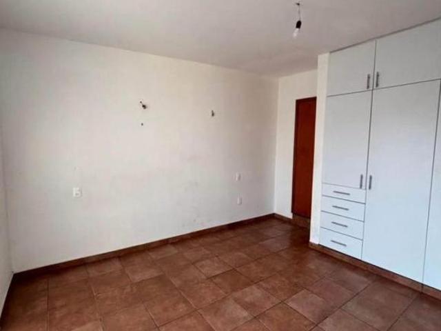 YG Casa con 220 m2 de superficie de terreno, 4 recámaras en venta en Tlalnepantla de Baz