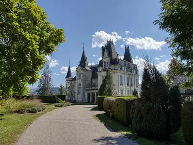 Ydes 15210 Achat / Vente maison 12 pièces t12 cave