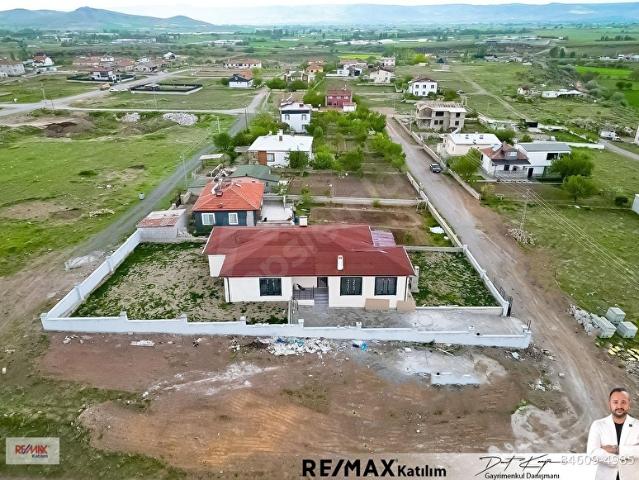 YEŞİLYURT'DA 300m2 KULLANIM ALANLI SIFIR TEK KAT 4+1 VİLLA