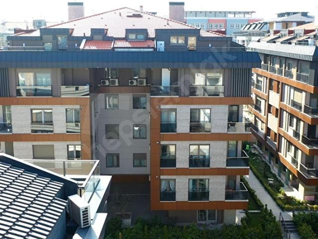 YEŞİLKÖY HAYAT SİTESİ 210 m2 ÖZEL TASARIM YENİ 3+2 ÇATI DUBLEX