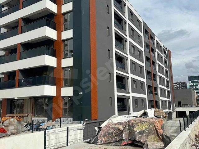 YEŞİLOVA'DA PREMİUM PROJEDE! BAĞIMSIZ MUTFAK SIFIR K.OTOPARK 1+1