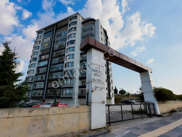 Yeşil Bağlıca Sitesi'nde Kiralık Ara Kat Daire