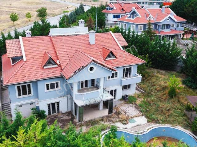 Yeşil Barış Konakları'nda Şerefiyeli Köşe Villa