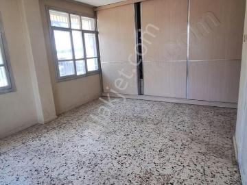 Yeşil Evler Cuma Pazarı Bitişigi 2/5 Katli Her Kat 3+1 120 M2