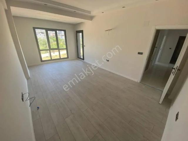 Yeşil Mahallede Lüks 3+1 Ara Kat