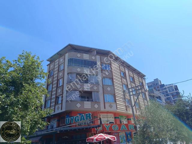 Yeşilova, Abdi İpekçi Caddesinde, Geniş, Bakımlı, Kiralık 2+1