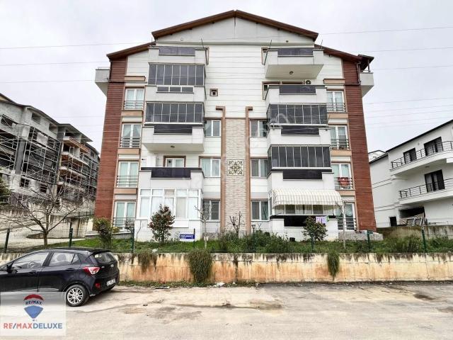 Yeşilova Gündoğdu Lalezar Sitesi'nde Satılık Y. Giriş 3+1 Daire
