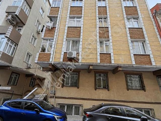 Yeşilova Mah Metrobüse 2 Dakika 2+1 Satılık Düz Giriş Daire