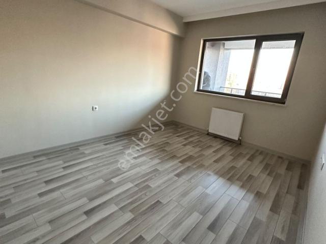 Yeşilova Mahallesi'nde 2+1 Kiralık Daire
