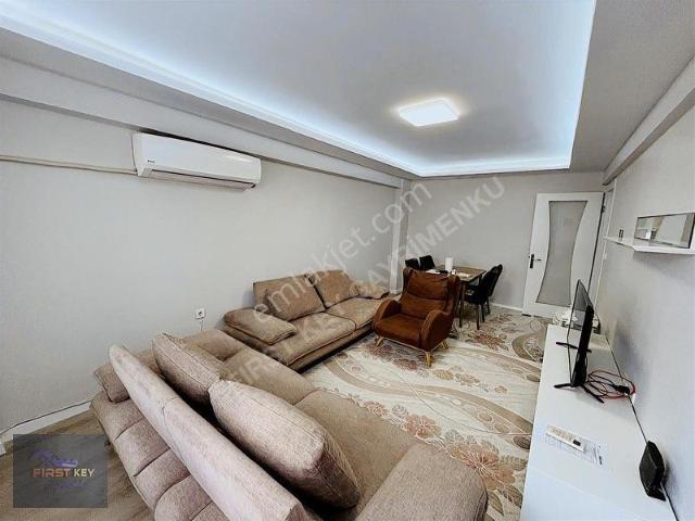 Yeşilova'da, Cadde Üzerinde, 2+1, Bakımlı, Masrafsız, Arakat