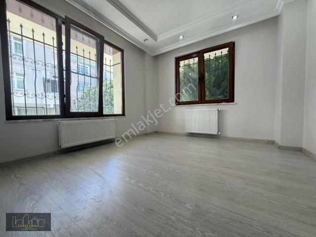 Yeşilova'da Satılık 1+1 Daire, 65m², Ayrı Mutfaklı