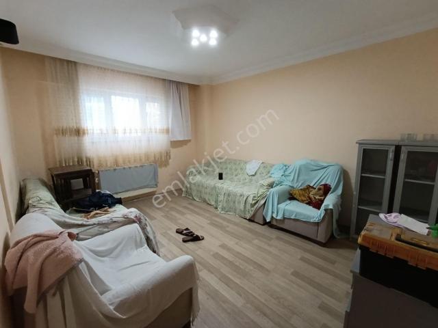 Yeşilova'da 2+1 Geniş Bahçe Kat Daire