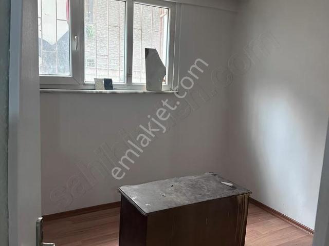 Yeşilovada 2+1 80 M2 Metrobüs Dibi Satılık Daire Kombili