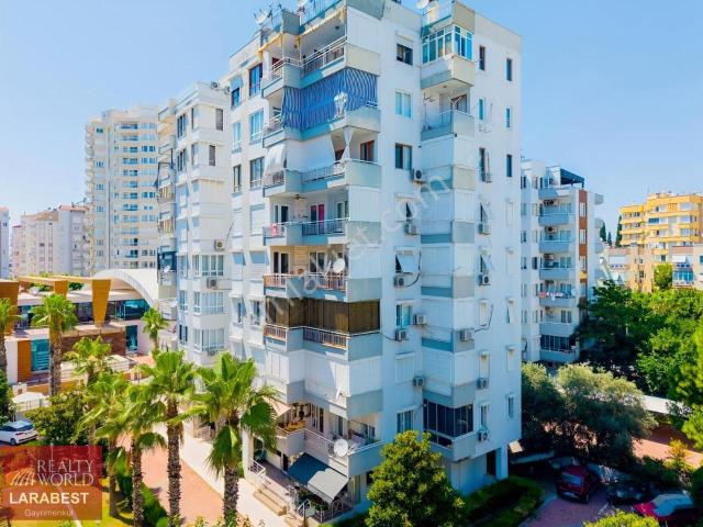 Yeşilbahçe Mahallesinde Site İçerisinde Arakat 4+1 Satılık Daire