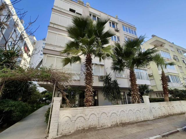 Yeşilbahçe Yenilenmiş Plajlara 600mt 1+1müstakil Tadında Satılık