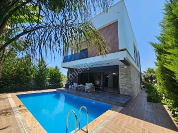 Yeşilbayırda 4+1 Modern Mimarili, Özel Havuzlu Lüks Villa