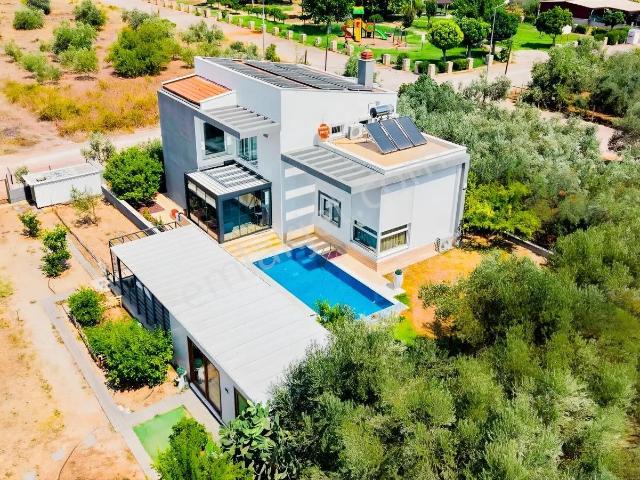 Yeşilbayır'da 564 M2 Arsa İçerisinde Satılık Müstakil Villa