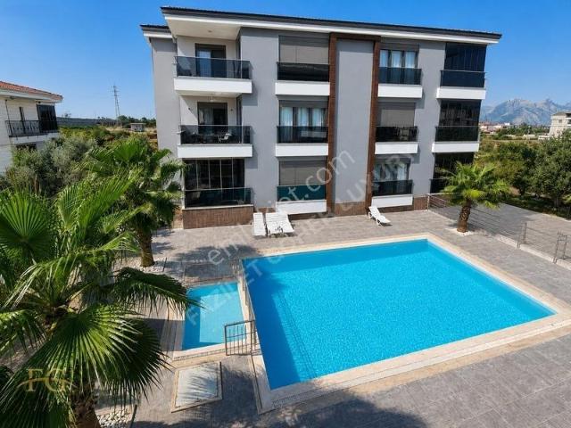 Yeşilbayır'da Satılık 3+1 Havuzlu Sitede Ara Kat Daire 165 M²