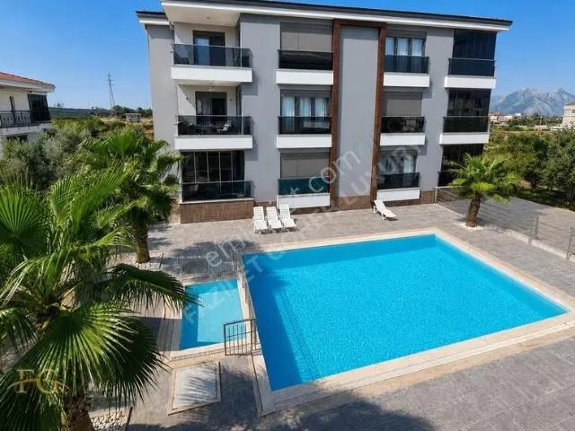 Yeşilbayır'da Satılık 3+1 Havuzlu Sitede Ara Kat Daire 165 M²