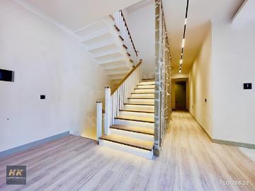 Yeşilbayır'da Site İçi Müstakil Yaşam Fırsatı 7+1 Satılık Villa