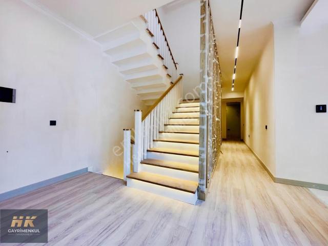 Yeşilbayır'da Site İçi Müstakil Yaşam Fırsatı 7+1 Villa 597m²