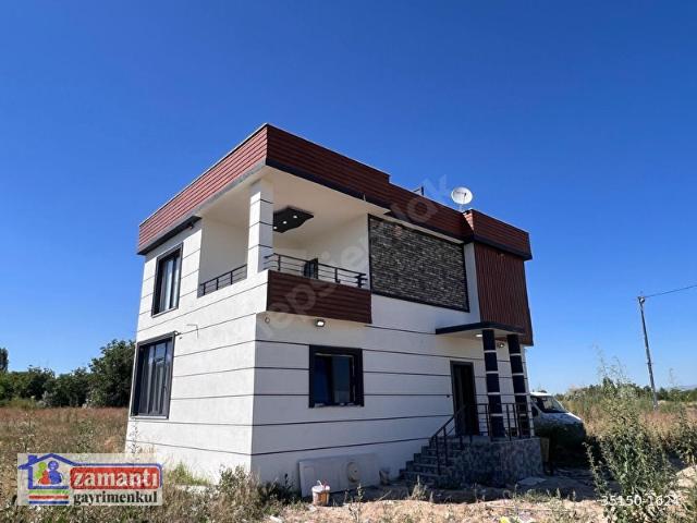 Yeşilhisar Merkez De Satılık İki Katlı Villa
