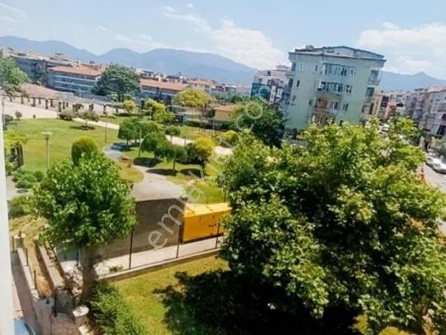 Yeşilköy Cadde Üzerinde Park Cepheli Apart