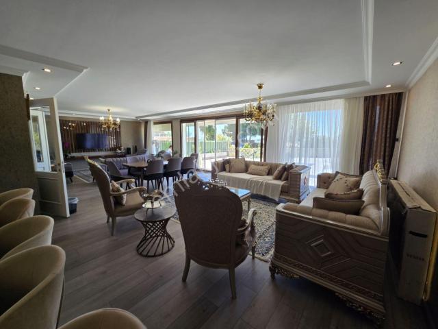 Yeşilköy Sahilde Denize Sıfır Muhteşem 3+1 Daire