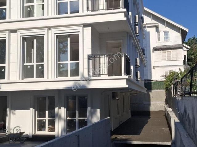 Yeşilköy'de,acil İhtiyaçtan. Emsal Altında Sıfır 3+1 Köşe Daire
