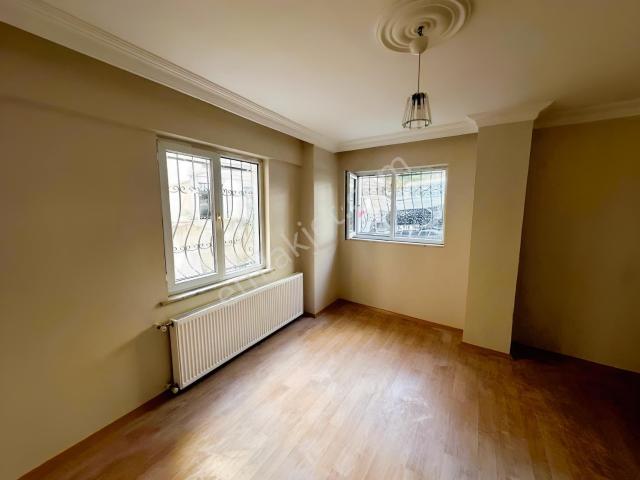 Yeşilpınar Girne Caddesi Satılık 2+1 Bahçe Kat