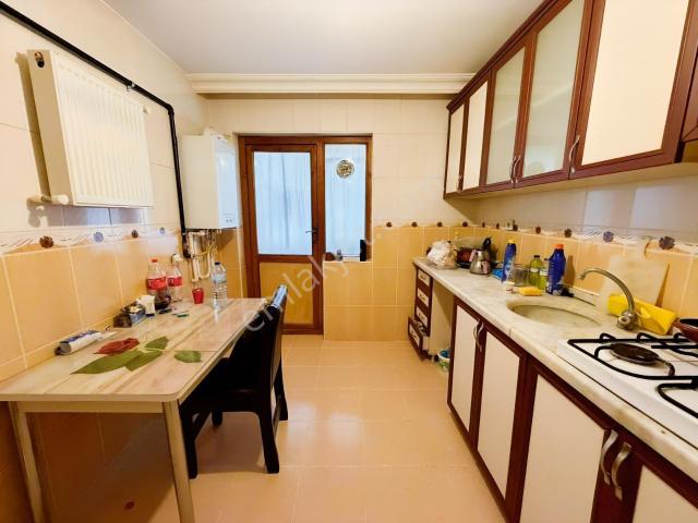 Yeşiltepe Mah'de 3+1+kiler Y.giriş Balkonlu 100m² Satılık Daire