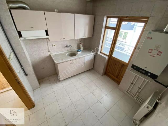 Yeşiltepe'de Ara Katta 3+1 115m2 Satılık Kupon Daire